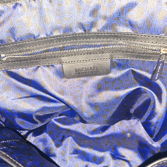 Michael Kors blue and black purse - Picture 5 of 6